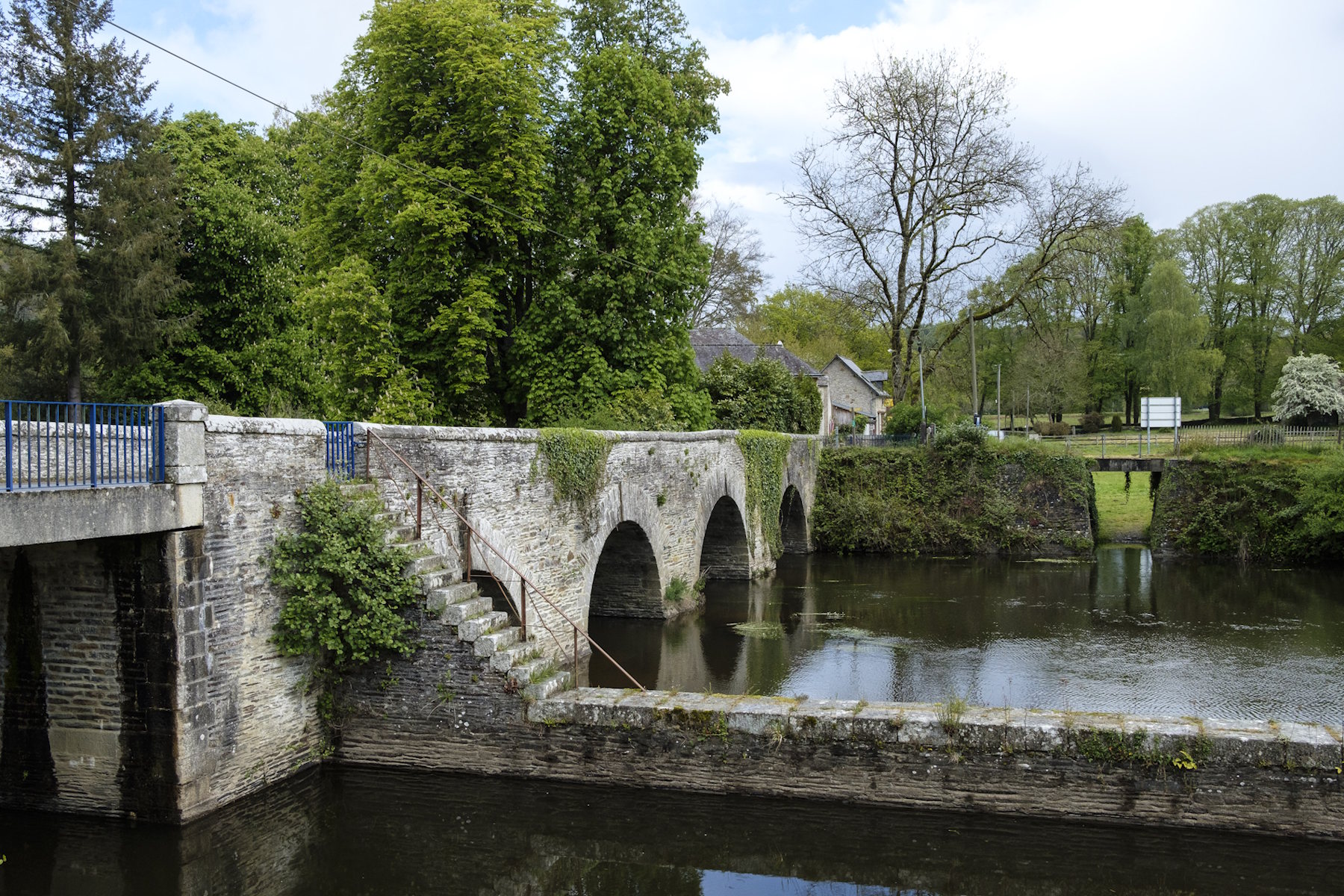 Ouvrir la diaporama Bon Repos, lac de Guerlédan