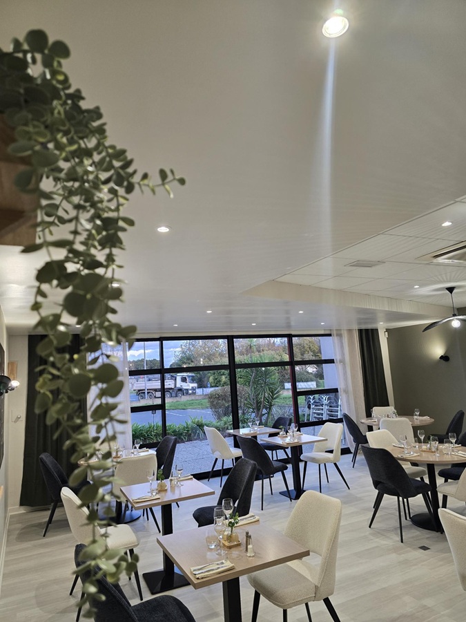 Visuel non libre de droit - Hôtel-Restaurant Les Fontaines