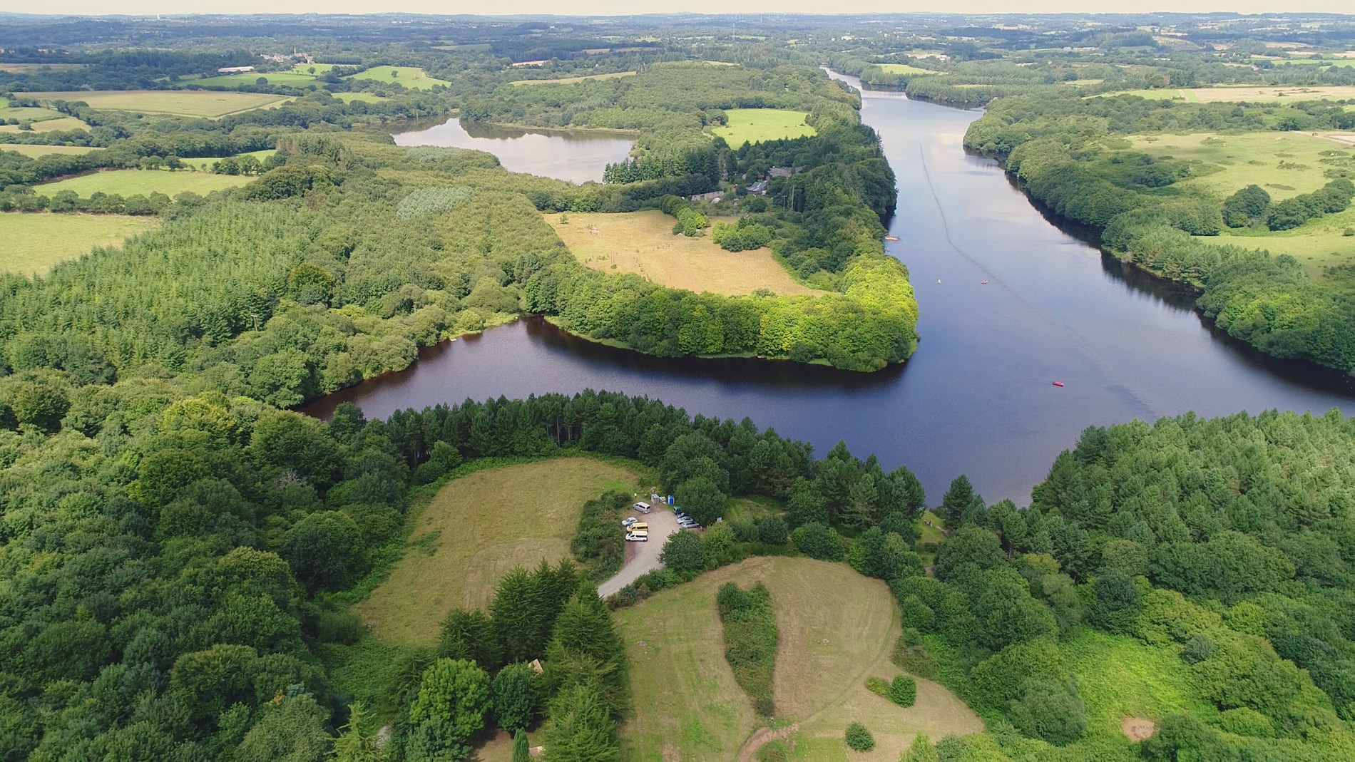 Ouvrir la diaporama Lac de Kerne Uhel, vue de drône