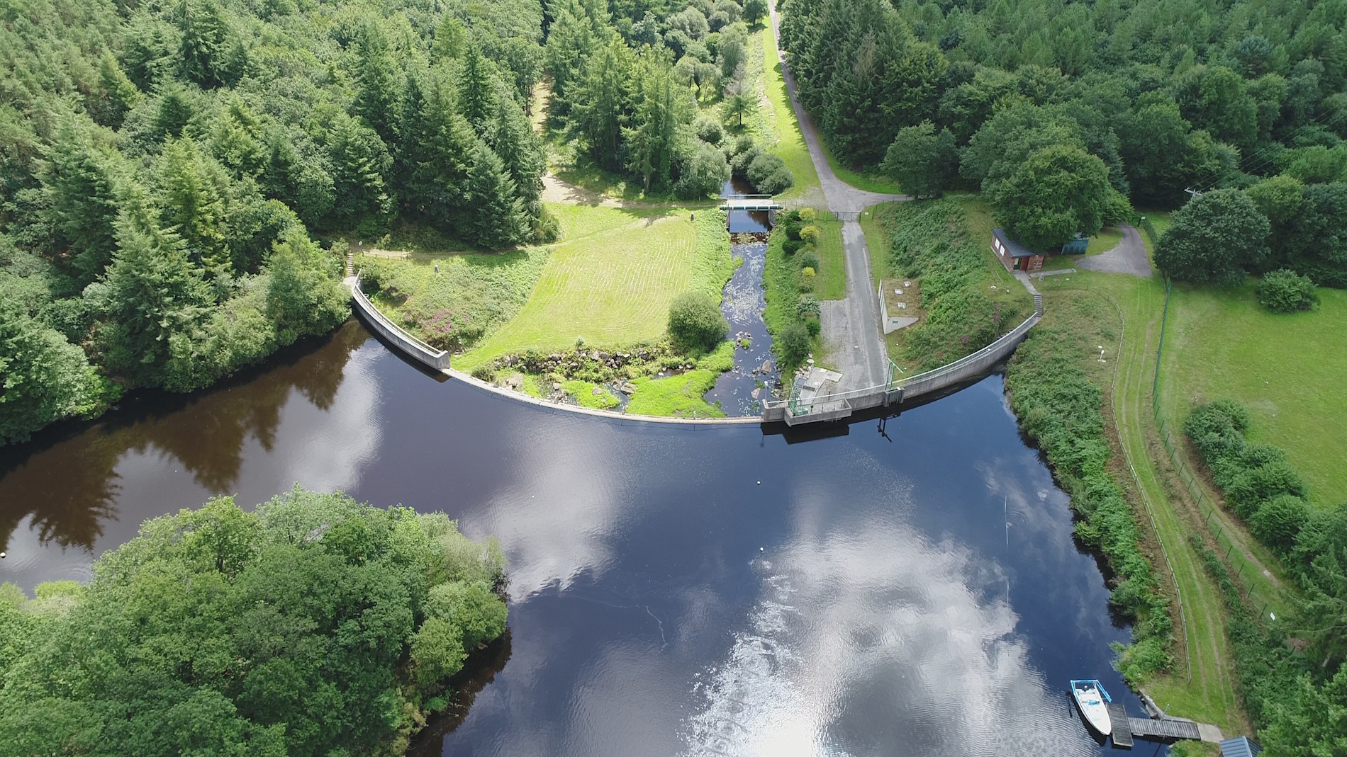 Ouvrir la diaporama Lac de Kerne Uhel, vue de drône