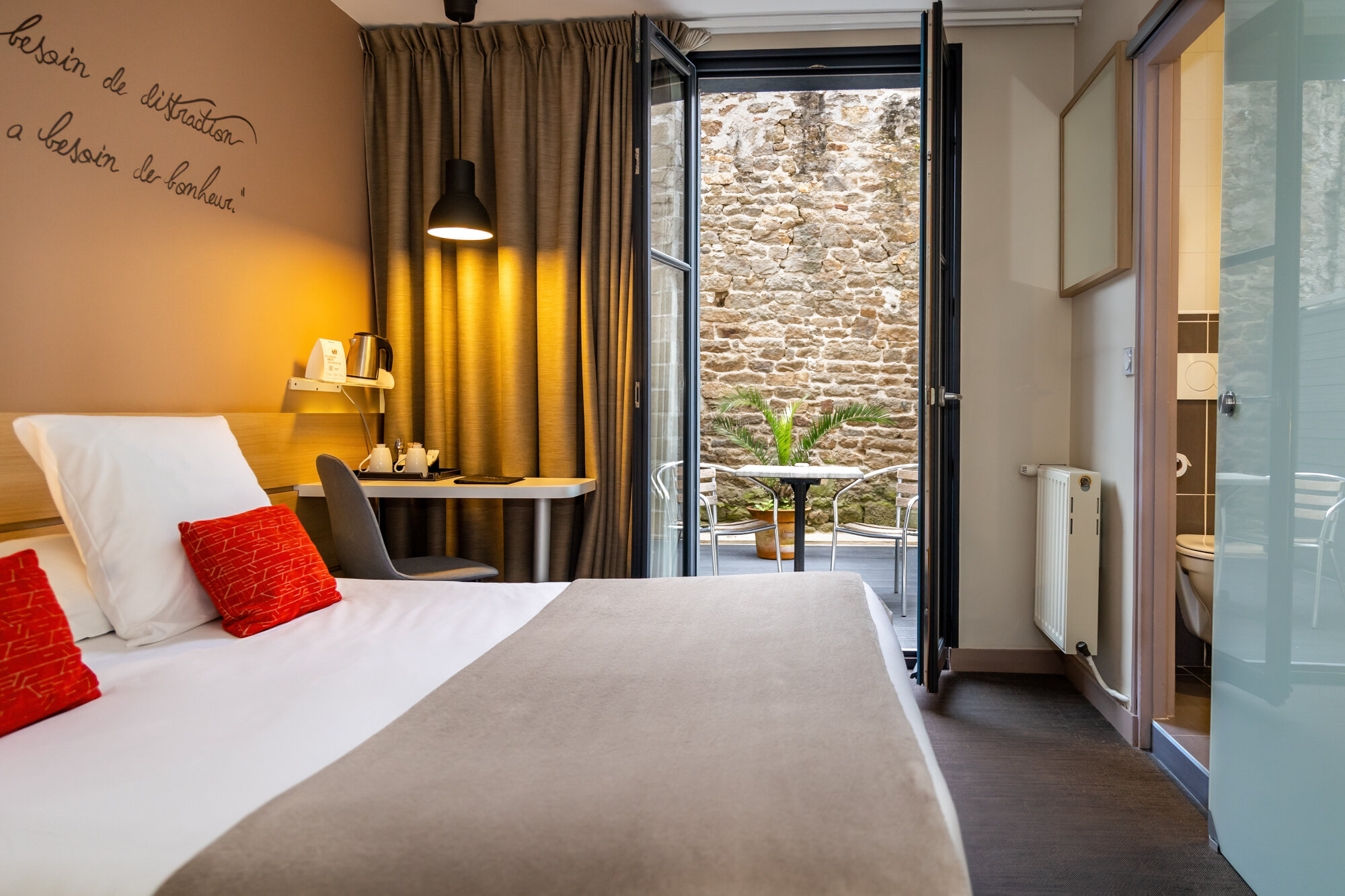 hotel-du-chateau-dinan-ameliegraphie-BD-048